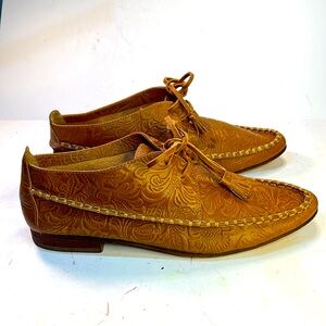 THE GREAT. Tan Embossed Moccasins
